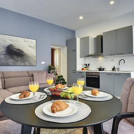 D&A Central Luxury Apartments With Free Parking Pula Dış mekan fotoğraf