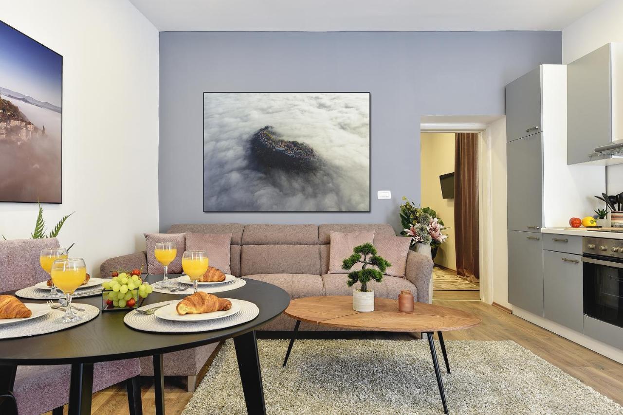 D&A Central Luxury Apartments With Free Parking Pula Dış mekan fotoğraf