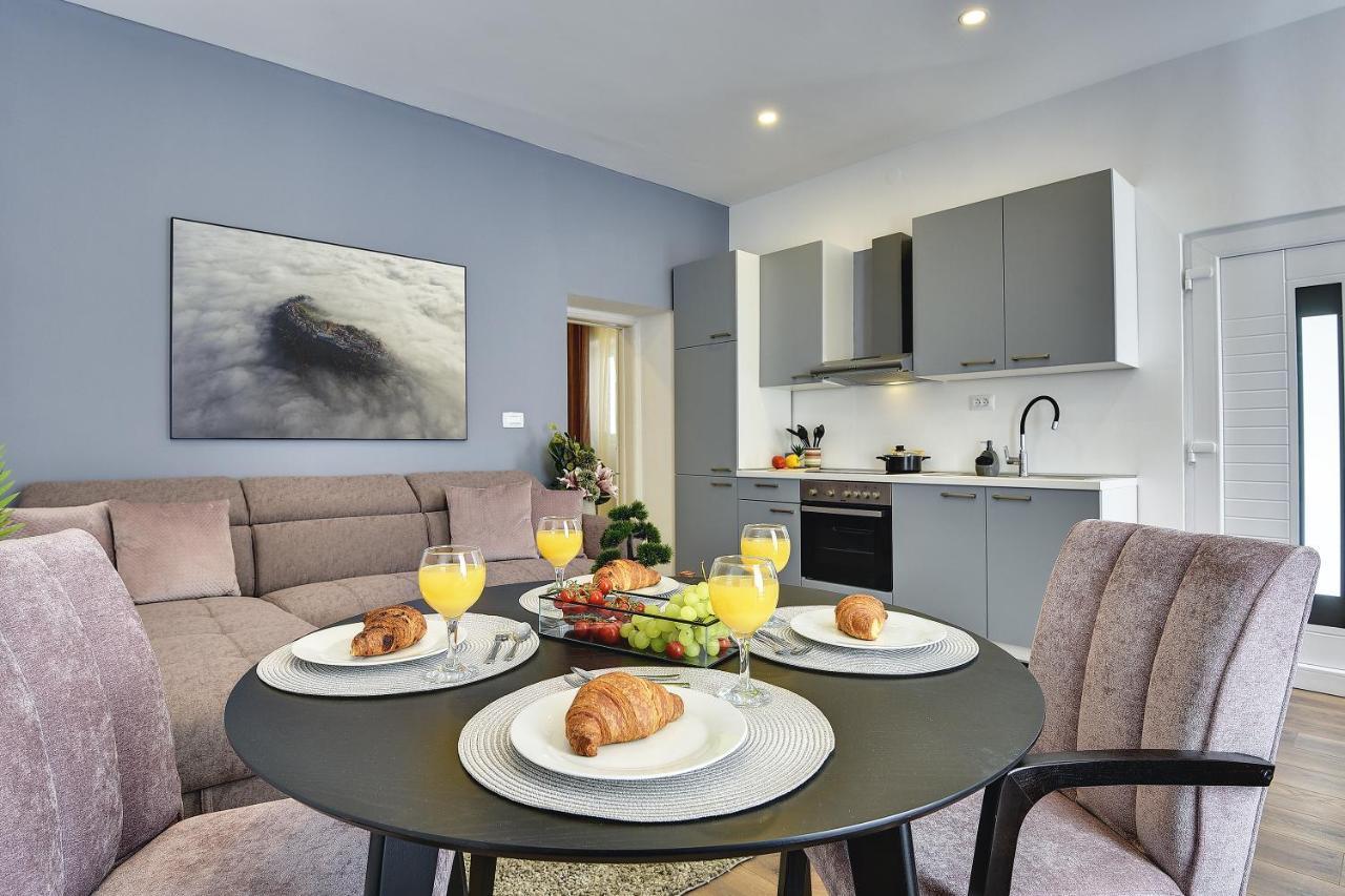 D&A Central Luxury Apartments With Free Parking Pula Dış mekan fotoğraf