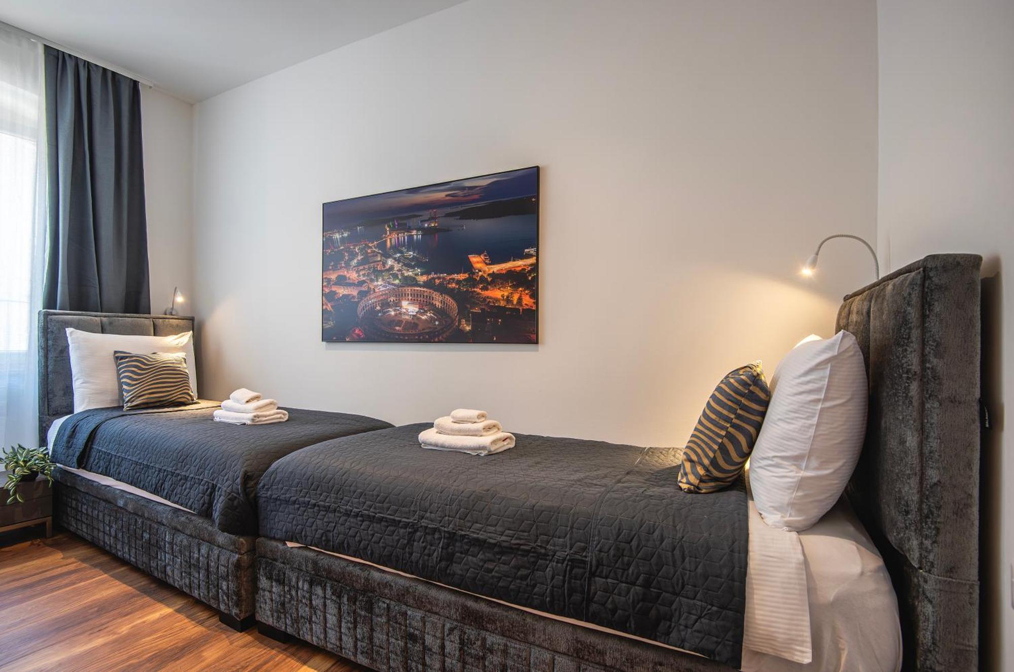 D&A Central Luxury Apartments With Free Parking Pula Dış mekan fotoğraf